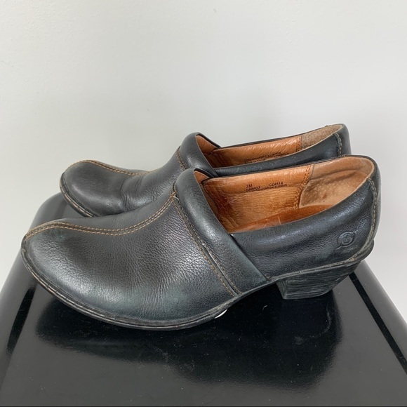 Born Leather Slip On Shoes w/Heel Size 7M - Picture 4 of 10